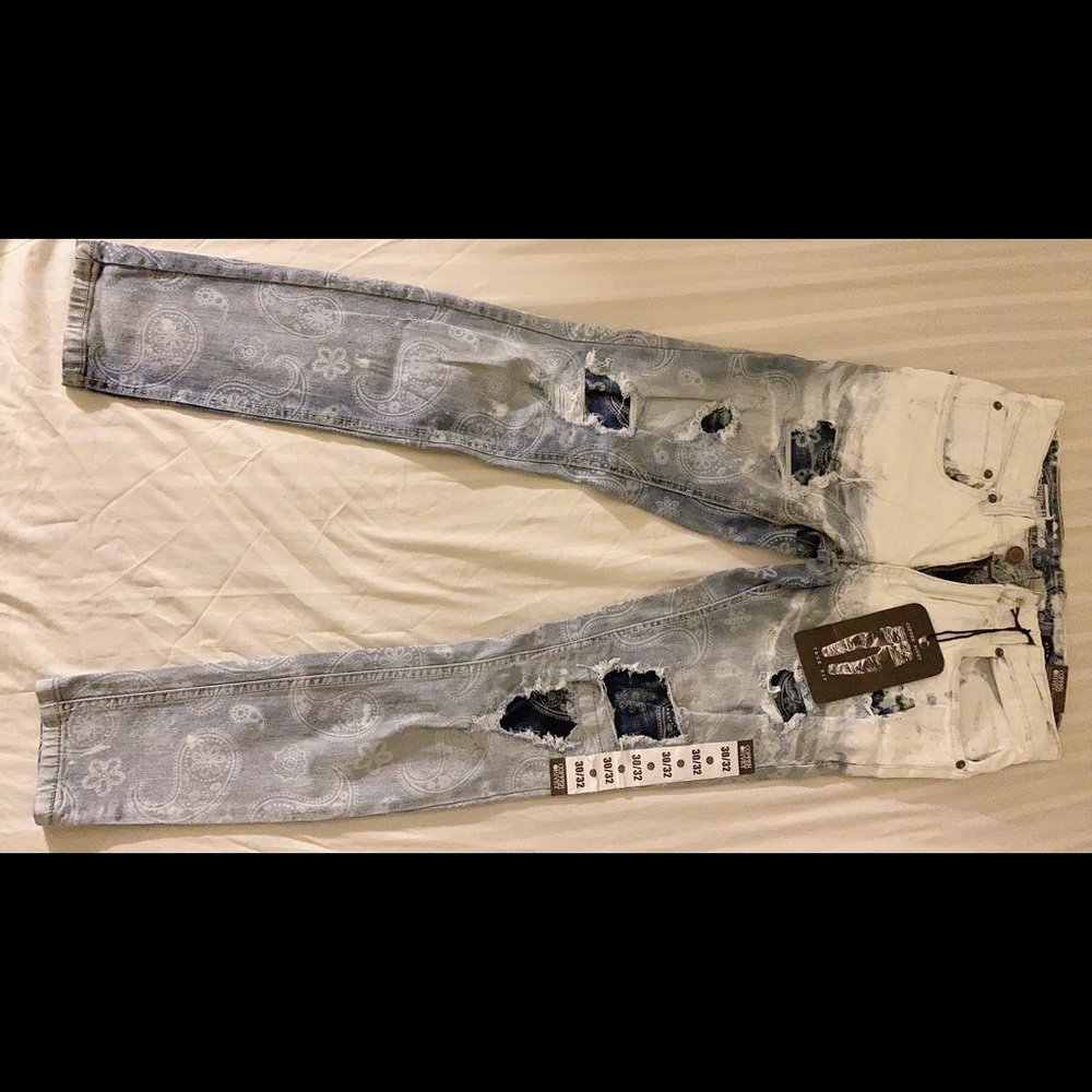 Shop with Frenzy- Blue and White Unisex Slim Jeans Cooper Rivet Jeans Size 30/32